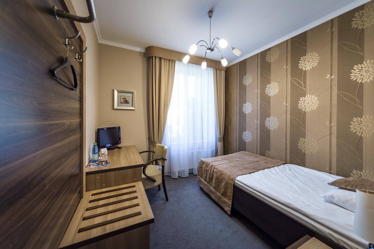 Hotel Restauracja Teczowa Luban Luaran gambar