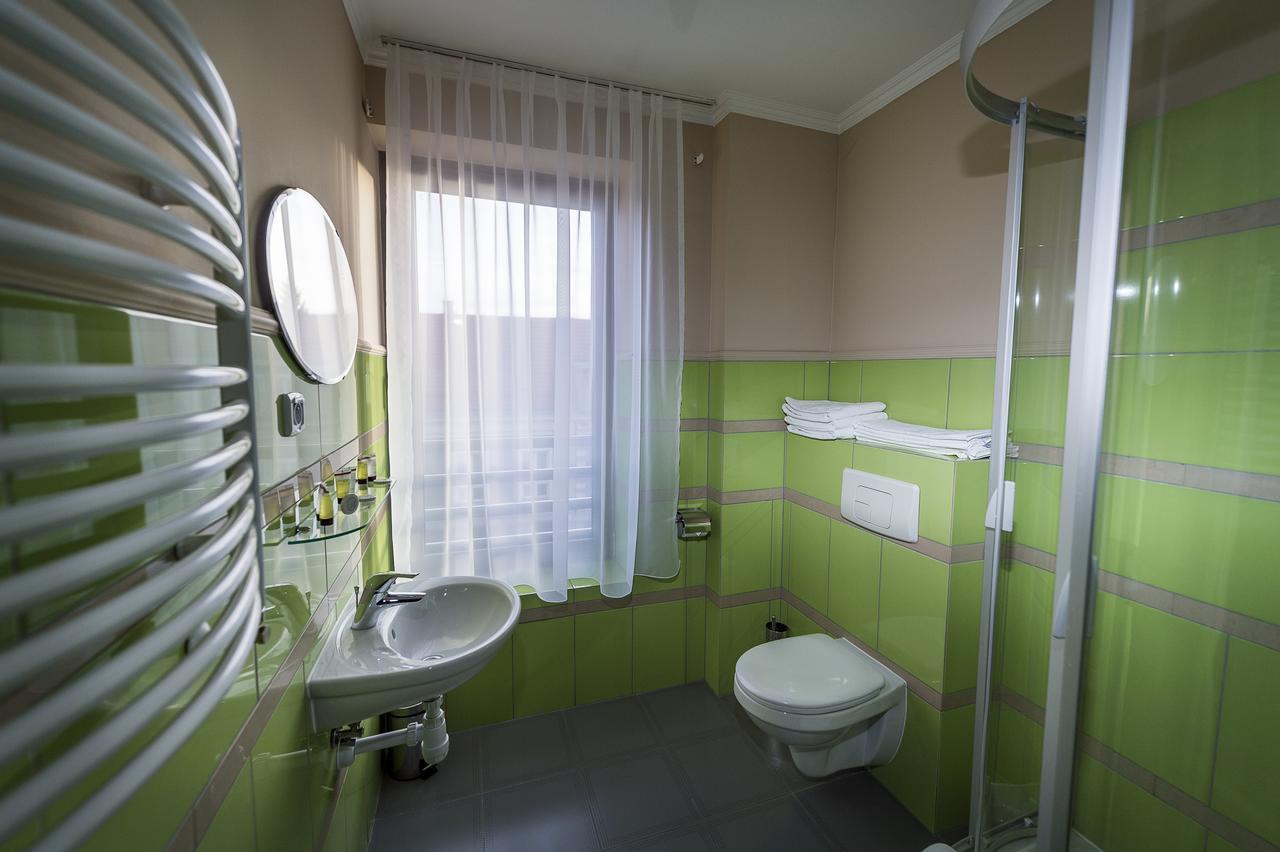 Hotel Restauracja Teczowa Luban Luaran gambar